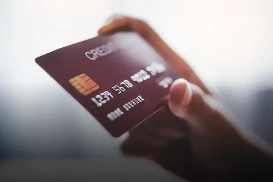 Melhor cartão de crédito para negativados com limite alto: descubra opções incríveis