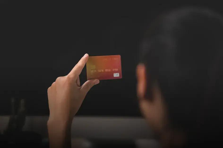 Nubank libera cartão de crédito para negativado: entenda como funciona