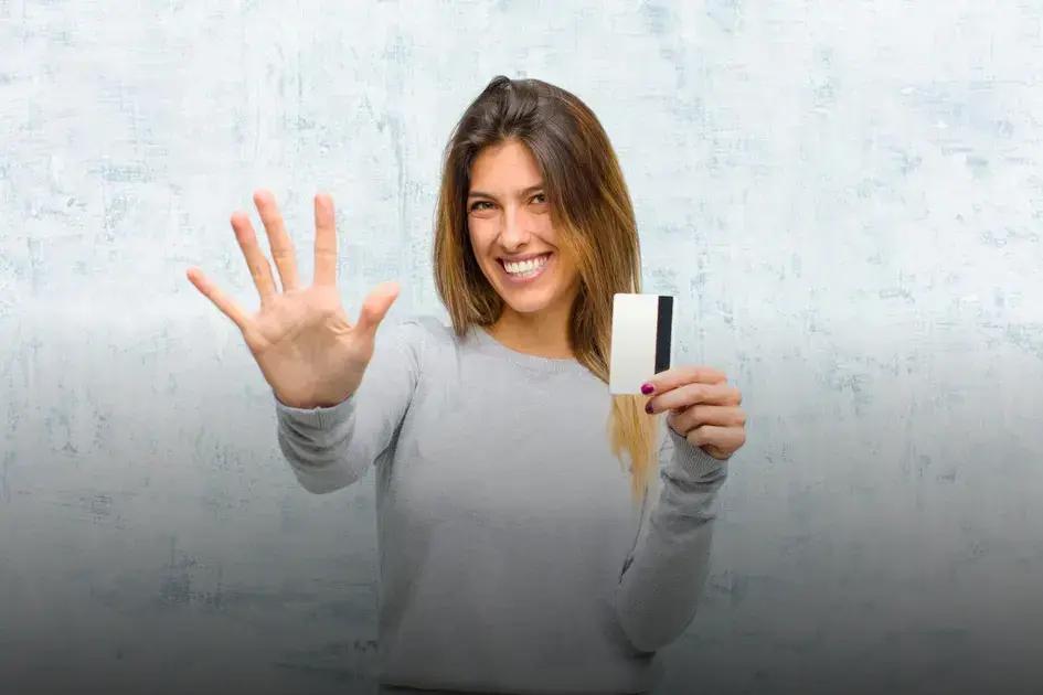 O banco pan libera cartão de crédito para negativado: saiba como