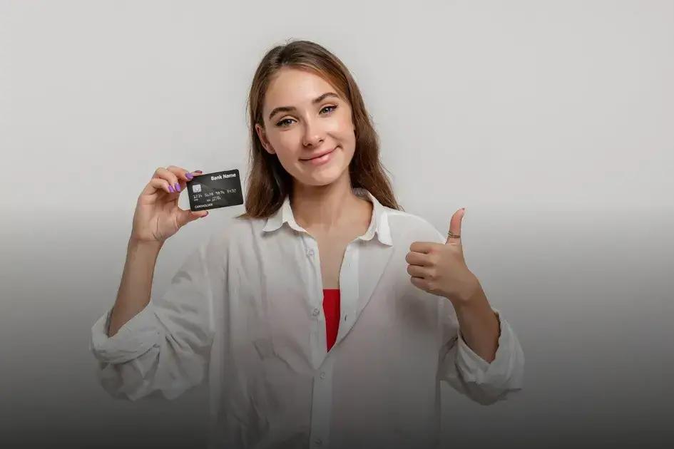 Qual banco fornece cartão de crédito para negativado? Descubra agora