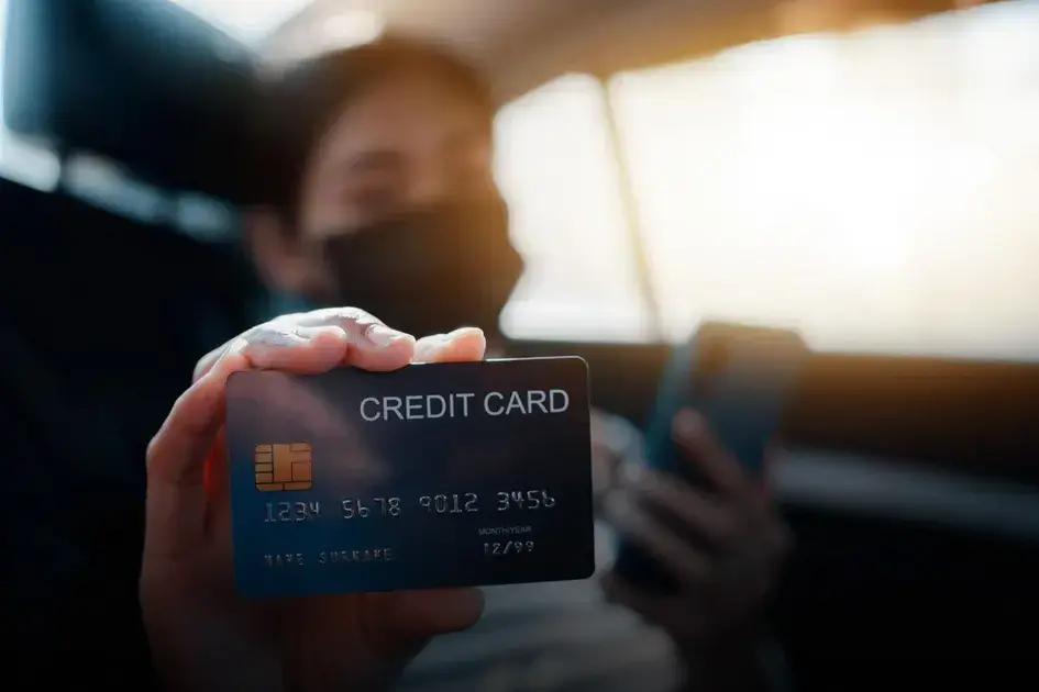 Qual é o melhor cartão de crédito para negativado e como escolher o certo?